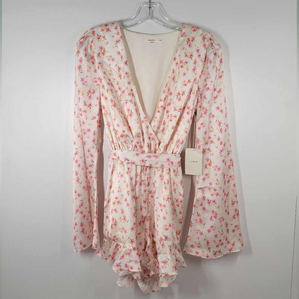 Tularosa Revolve Pink Floral  Bell Sleeve Ruffle Hem Satin Romper Size XXS NWT